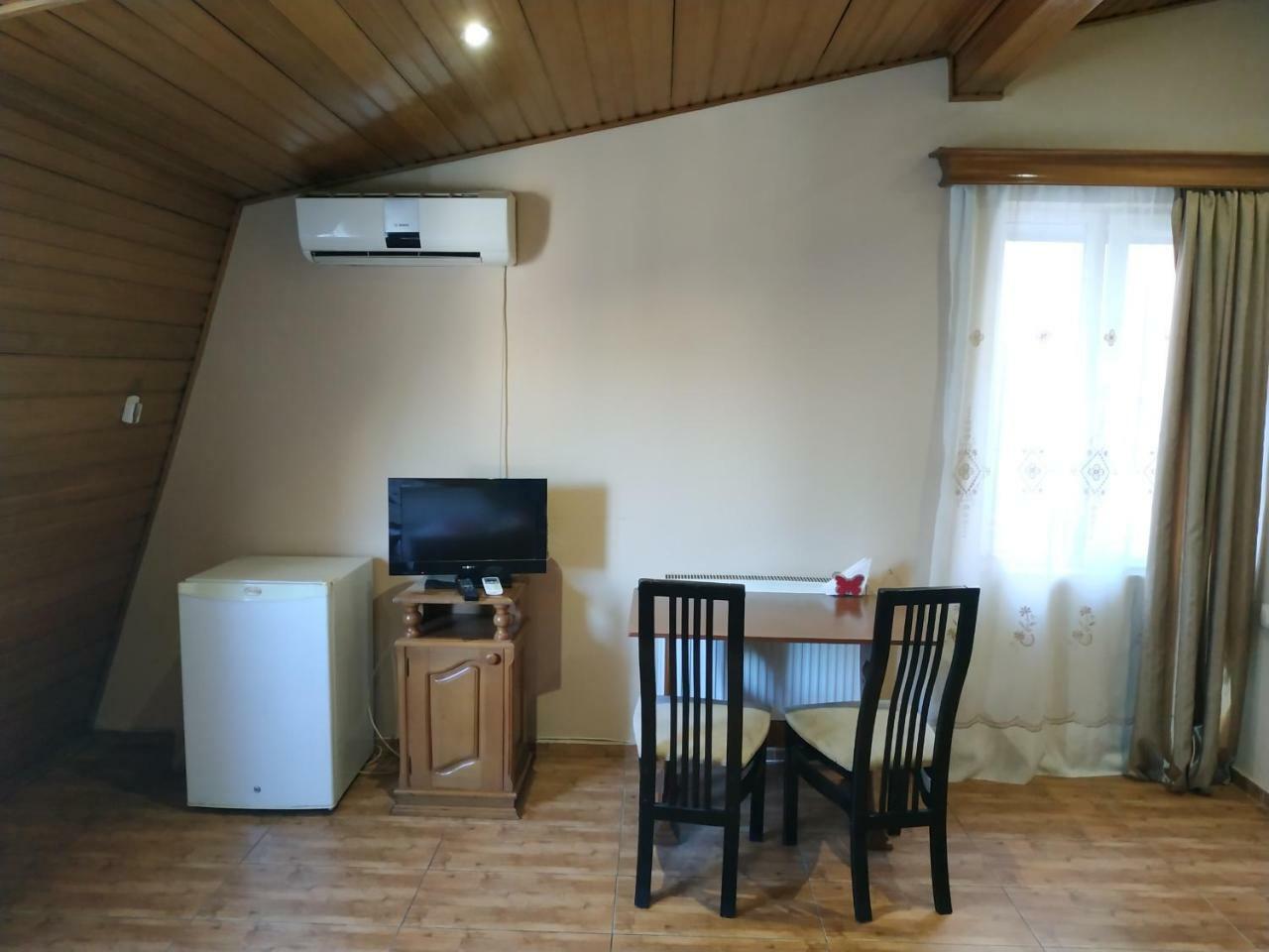 Hotel Ni&La Batumi Habitación foto